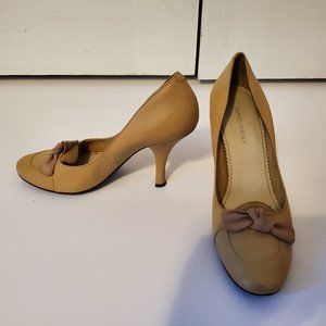 Nine West Tan Leather Pumps with Bows, 7M